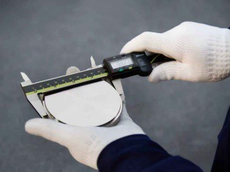 Uru Uru Ọdụdọ Titanium dị n'Ubi Aerospace